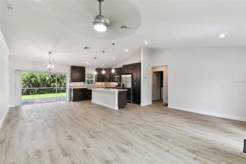 Villa ou maison à vendre à Port Charlotte, Floride: 3 chambres, 131.74 m2 № 1527367 - photo 5