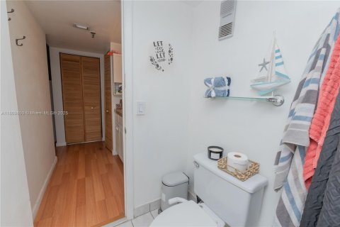 Copropriété à vendre à Miami, Floride: 2 chambres, 113.53 m2 № 1875368 - photo 14