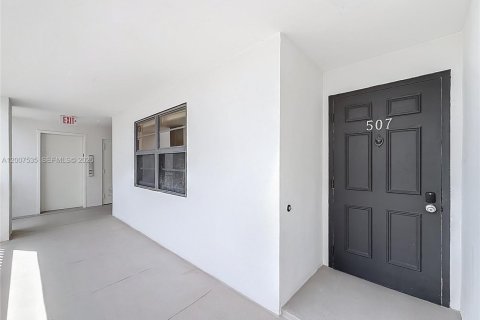Купить кондоминиум в Форт-Лодердейл, Флорида 1 комната, 109.44м2, № 2072571 - фото 15
