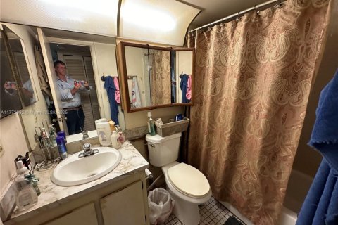 Condo in Sunrise, Florida, 2 bedrooms  № 1695634 - photo 24
