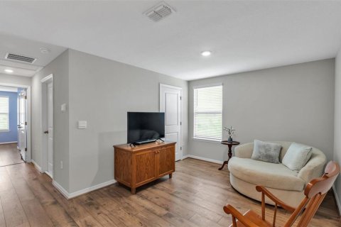 Townhouse in Winter Garden, Florida 3 bedrooms, 168.52 sq.m. № 2102439 - photo 19