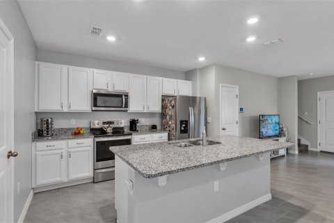 Townhouse in Winter Garden, Florida 3 bedrooms, 168.52 sq.m. № 2102439 - photo 6