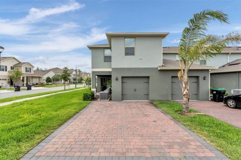 Townhouse in Winter Garden, Florida 3 bedrooms, 168.52 sq.m. № 2102439 - photo 3