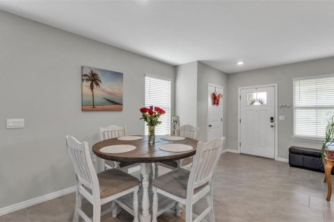 Townhouse in Winter Garden, Florida 3 bedrooms, 168.52 sq.m. № 2102439 - photo 17