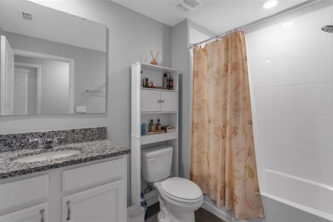 Townhouse in Winter Garden, Florida 3 bedrooms, 168.52 sq.m. № 2102439 - photo 27
