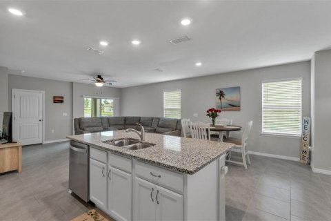 Townhouse in Winter Garden, Florida 3 bedrooms, 168.52 sq.m. № 2102439 - photo 9