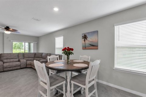 Townhouse in Winter Garden, Florida 3 bedrooms, 168.52 sq.m. № 2102439 - photo 15