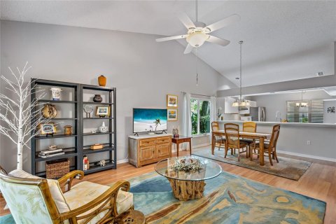 House in Sarasota, Florida 2 bedrooms, 127.83 sq.m. № 1895119 - photo 6