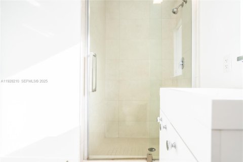 Appartement à louer à Miami Beach, Floride: 2 chambres, 68.47 m2 № 1987304 - photo 17