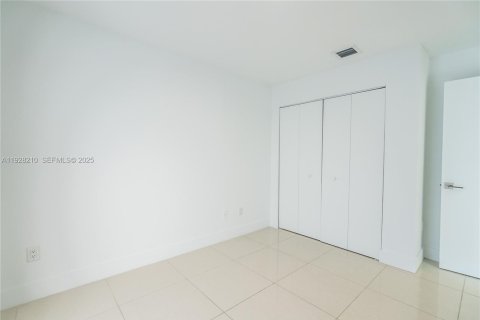 Appartement à louer à Miami Beach, Floride: 2 chambres, 68.47 m2 № 1987304 - photo 10