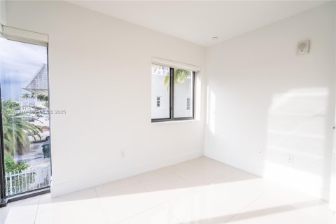 Appartement à louer à Miami Beach, Floride: 2 chambres, 68.47 m2 № 1987304 - photo 14