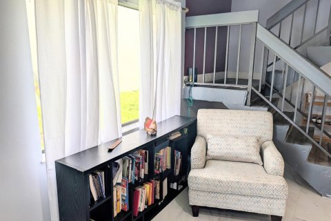 Townhouse in Lauderhill, Florida 3 bedrooms, 161.65 sq.m. № 2168332 - photo 8