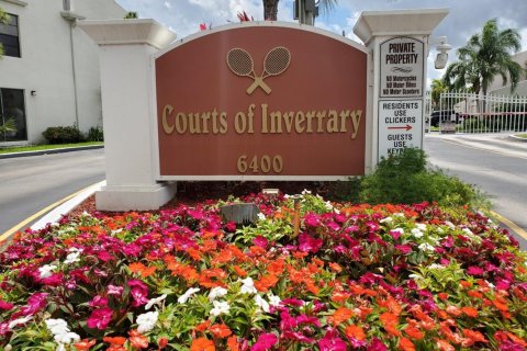 Townhouse in Lauderhill, Florida 3 bedrooms, 161.65 sq.m. № 2168332 - photo 26