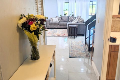 Townhouse in Lauderhill, Florida 3 bedrooms, 161.65 sq.m. № 2168332 - photo 2