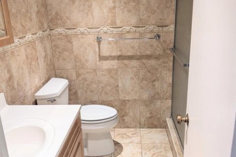Townhouse in Lauderhill, Florida 3 bedrooms, 161.65 sq.m. № 2168332 - photo 9