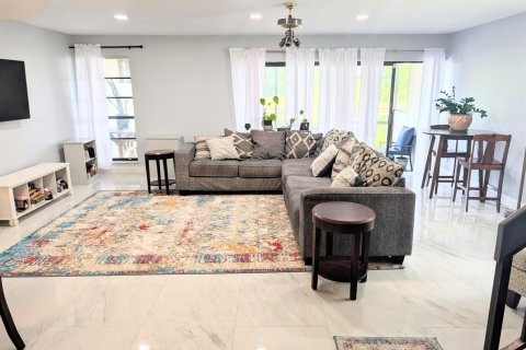 Townhouse in Lauderhill, Florida 3 bedrooms, 161.65 sq.m. № 2168332 - photo 5