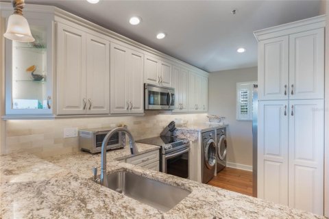 Condo in New Smyrna Beach, Florida, 2 bedrooms  № 1847851 - photo 25