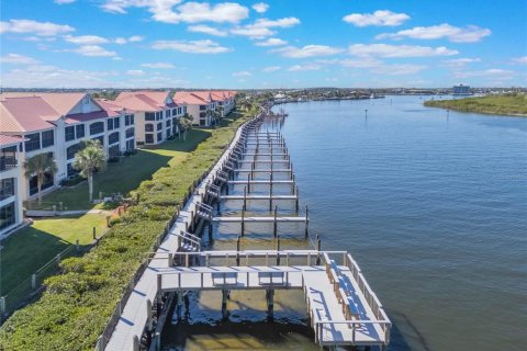 Condo in New Smyrna Beach, Florida, 2 bedrooms  № 1847851 - photo 8