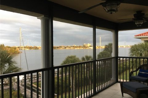 Condo in New Smyrna Beach, Florida, 2 bedrooms  № 1847851 - photo 3