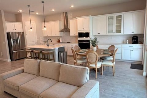House in Winter Garden, Florida 4 bedrooms, 193.98 sq.m. № 2198051 - photo 6