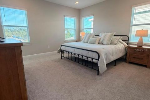 House in Winter Garden, Florida 4 bedrooms, 193.98 sq.m. № 2198051 - photo 19