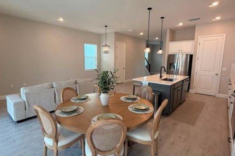 House in Winter Garden, Florida 4 bedrooms, 193.98 sq.m. № 2198051 - photo 9