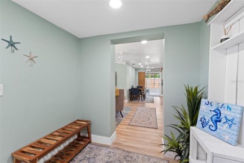 House in Merrit Island, Florida 3 bedrooms, 93.65 sq.m. № 2149672 - photo 3