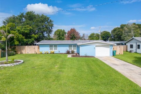 House in Merrit Island, Florida 3 bedrooms, 93.65 sq.m. № 2149672