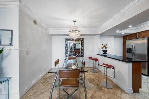 Condominio en venta en Miami, Florida, 2 dormitorios, 117.8 m2 № 1977627 - foto 11