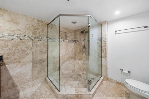 Condominio en venta en Miami, Florida, 2 dormitorios, 117.8 m2 № 1977627 - foto 21