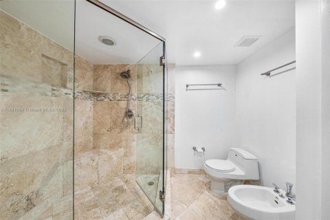 Condominio en venta en Miami, Florida, 2 dormitorios, 117.8 m2 № 1977627 - foto 22
