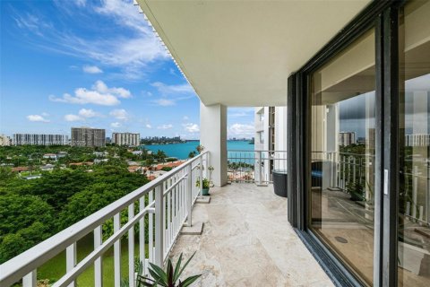 Condominio en venta en Miami, Florida, 2 dormitorios, 117.8 m2 № 1977627 - foto 16