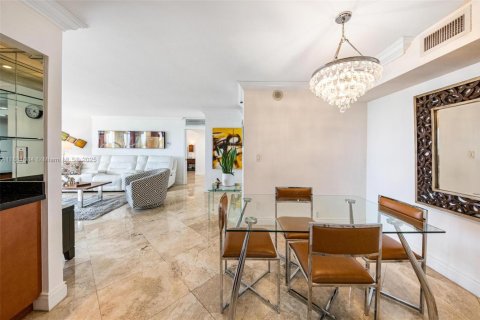 Condominio en venta en Miami, Florida, 2 dormitorios, 117.8 m2 № 1977627 - foto 15