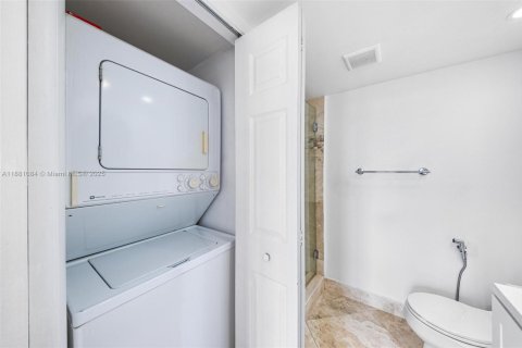 Condominio en venta en Miami, Florida, 2 dormitorios, 117.8 m2 № 1977627 - foto 28