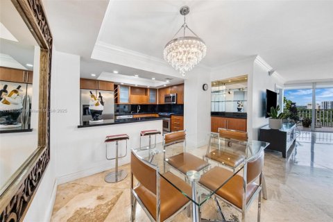 Condominio en venta en Miami, Florida, 2 dormitorios, 117.8 m2 № 1977627 - foto 3
