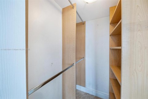 Condominio en venta en Miami, Florida, 2 dormitorios, 117.8 m2 № 1977627 - foto 26