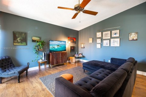 Купить таунхаус в Пемброк-Пайнс, Флорида 2 спальни, 127.09м2, № 1970059 - фото 8