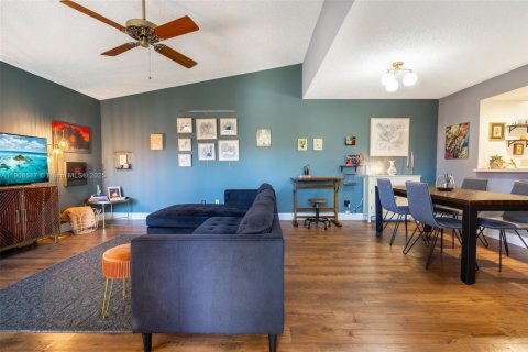 Купить таунхаус в Пемброк-Пайнс, Флорида 2 спальни, 127.09м2, № 1970059 - фото 6