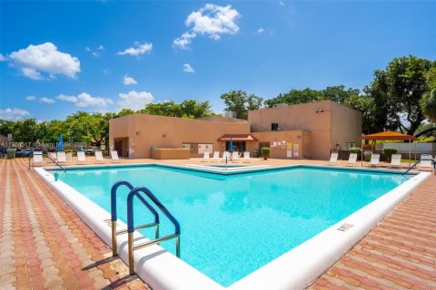 Купить таунхаус в Пемброк-Пайнс, Флорида 2 спальни, 127.09м2, № 1970059 - фото 28