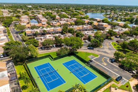 Купить таунхаус в Пемброк-Пайнс, Флорида 2 спальни, 127.09м2, № 1970059 - фото 29