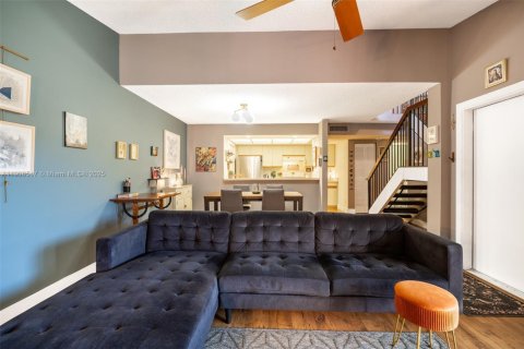 Купить таунхаус в Пемброк-Пайнс, Флорида 2 спальни, 127.09м2, № 1970059 - фото 9