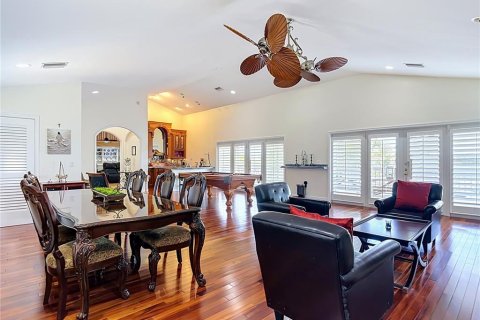 House in Hernando Beach, Florida 5 bedrooms, 348.94 sq.m. № 2219281 - photo 16
