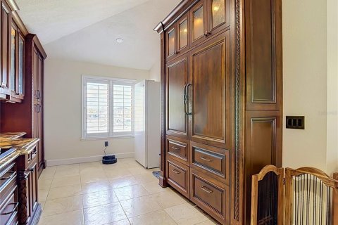 House in Hernando Beach, Florida 5 bedrooms, 348.94 sq.m. № 2219281 - photo 23