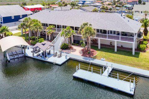 House in Hernando Beach, Florida 5 bedrooms, 348.94 sq.m. № 2219281 - photo 5