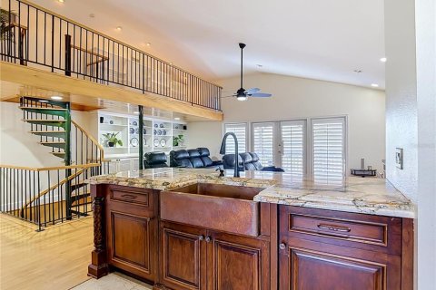House in Hernando Beach, Florida 5 bedrooms, 348.94 sq.m. № 2219281 - photo 22
