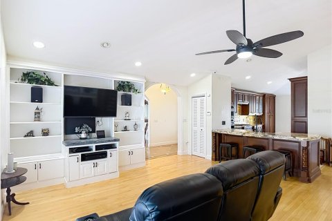 House in Hernando Beach, Florida 5 bedrooms, 348.94 sq.m. № 2219281 - photo 19
