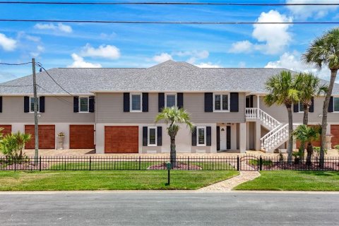 House in Hernando Beach, Florida 5 bedrooms, 348.94 sq.m. № 2219281 - photo 2