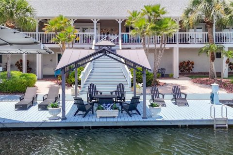 House in Hernando Beach, Florida 5 bedrooms, 348.94 sq.m. № 2219281 - photo 4