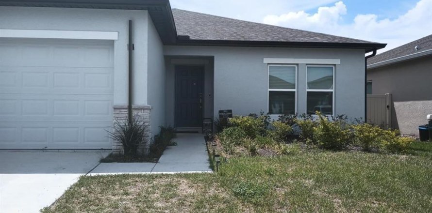 House in Kissimmee, Florida 3 bedrooms, 139.35 sq.m. № 1879542