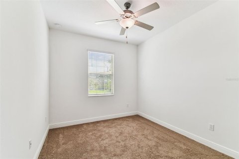 House in Land O' Lakes, Florida 3 bedrooms, 182.83 sq.m. № 1879404 - photo 13
